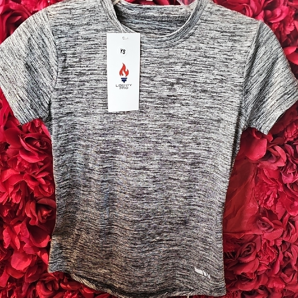 Liberty Pro NWT Girls Dark Gray Tshirt Size Small
